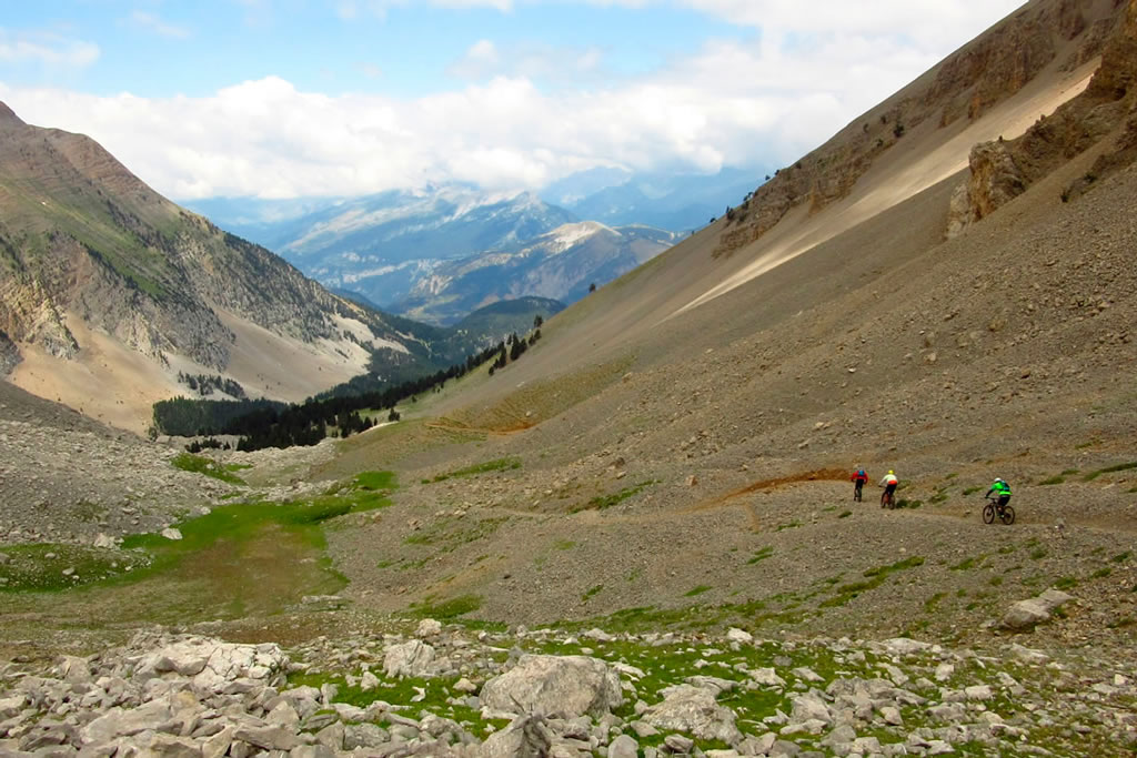 Trans-Nomad Travel. La aventura nómada de enduro en el Pirineo
