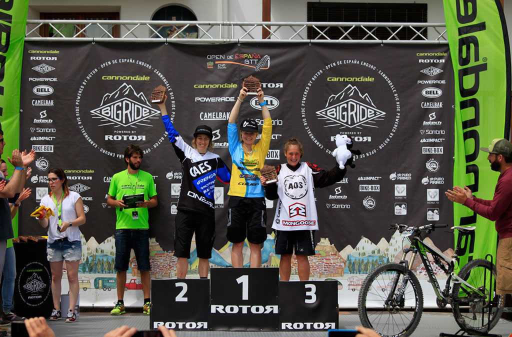 El podio en categoría femenina quedó finalmente con Maaris Meier en lo alto del cajón, acompañada por Eva Garrido como subcampeona de la prueba y seguidas de Miriam Alcántara
