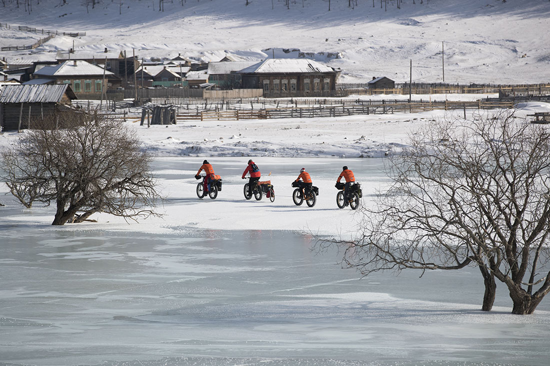 Aventura sobre el hielo. Recorriendo el lago Baikal en Fat Bike