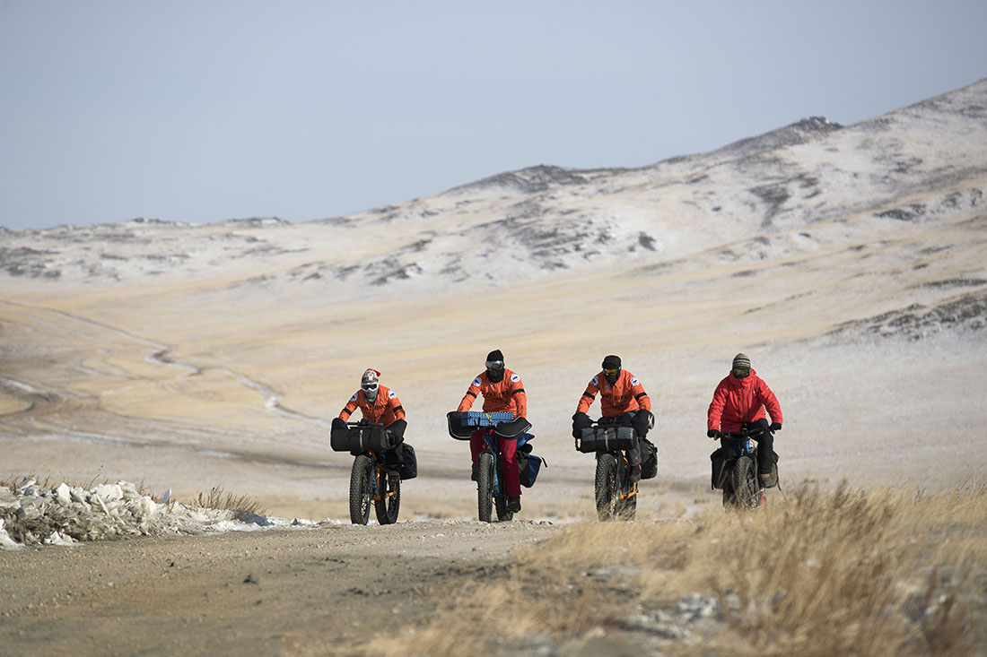 Aventura sobre el hielo. Recorriendo el lago Baikal en Fat Bike