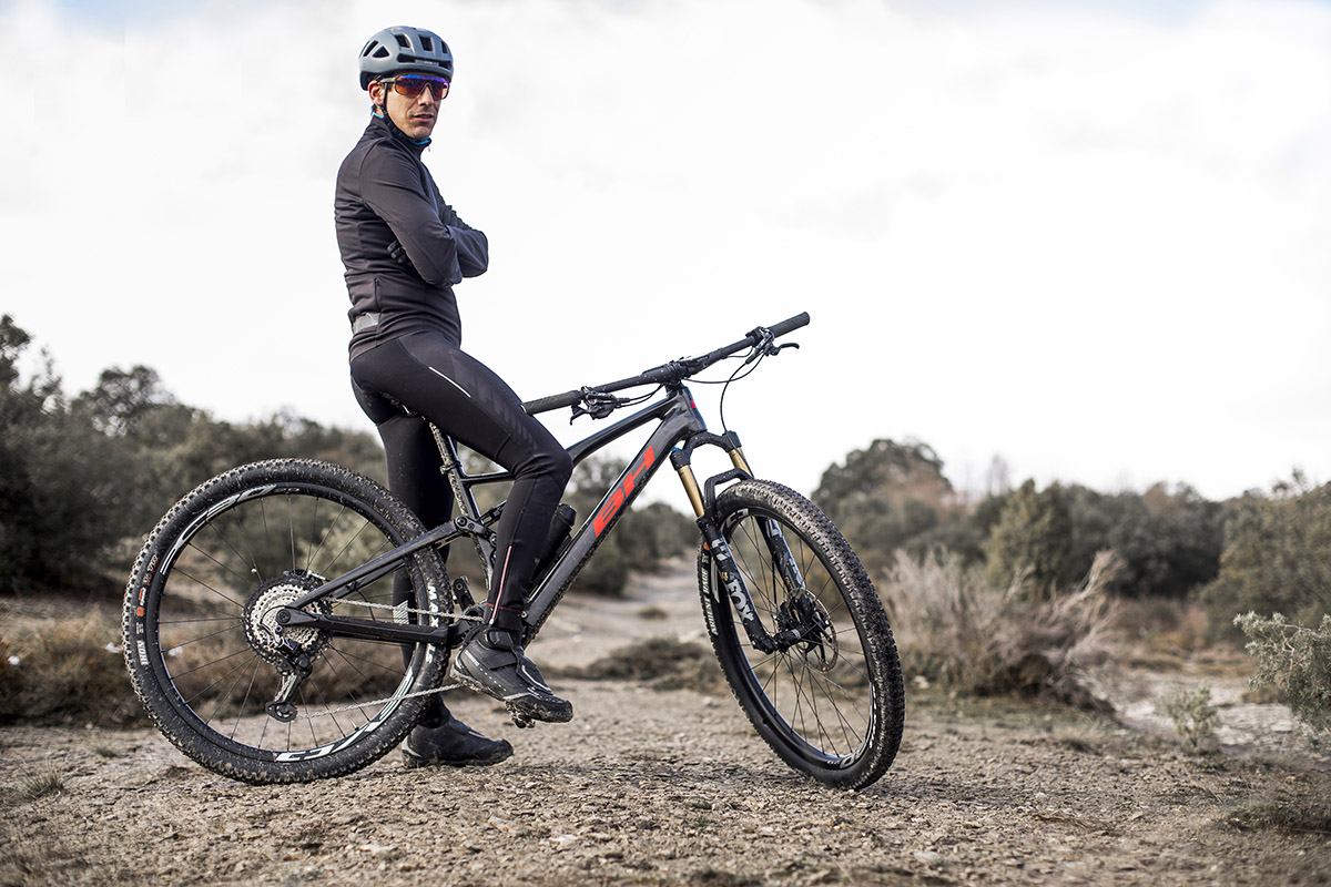 Primeras Pedaladas: BH iLynx Race Carbon, una e-bike light para XC y Trail