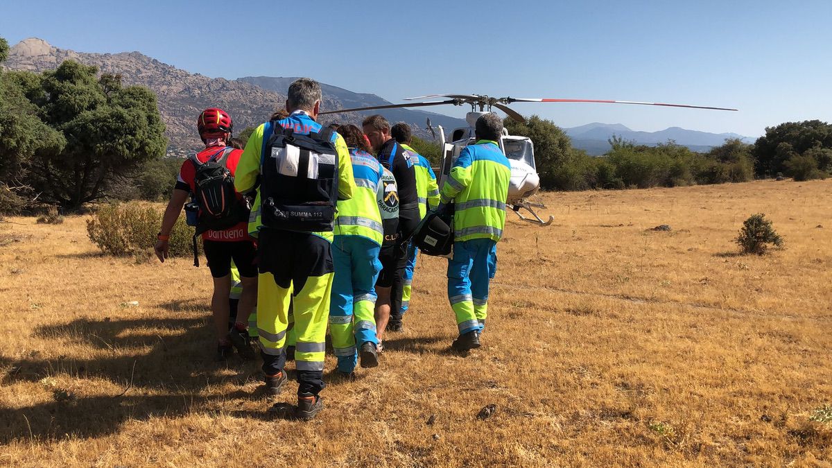 10 ciclistas ayudan a reanimar a un compañero en parada cardiorrespiratoria en Manzanares El Real