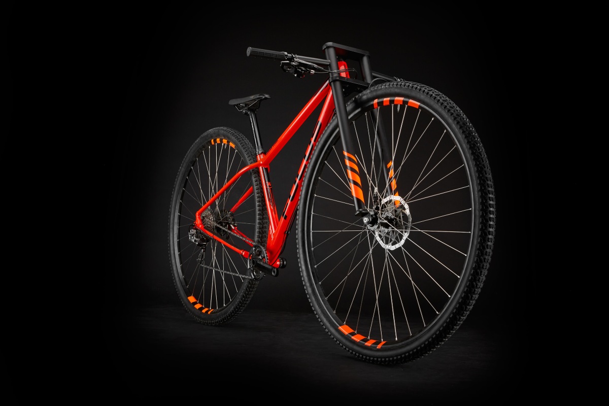 FOCUS Bikes ya lo vio venir ¡En 2016 lanzaron una MTB de 36''!