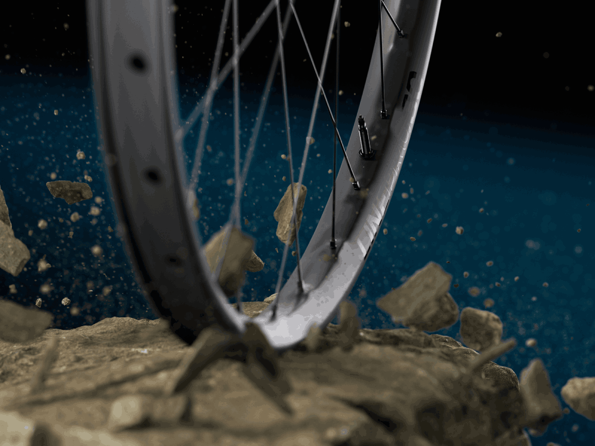 Bontrager Line Pro 30/Line Comp 30: ruedas en carbono y aluminio, más absorbentes sin perder resistencia, para trail y enduro