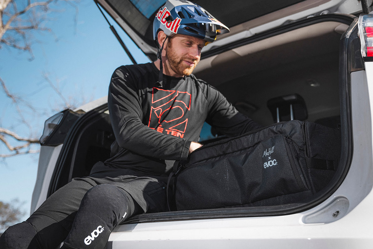 Descubre la colección Danny MacAskill by EVOC