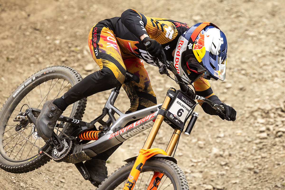 Redefiniendo el estándar de protección; nuevo casco Fox Racing Rampage RS para DH