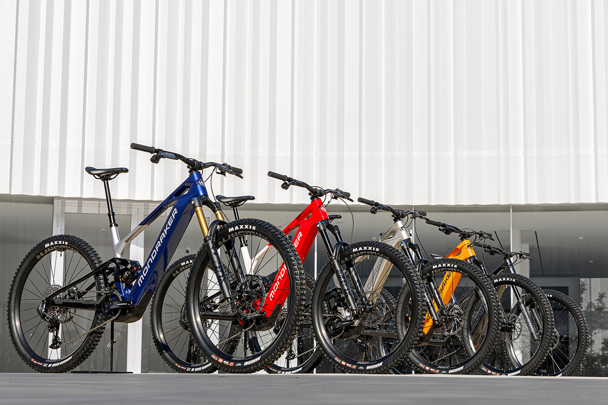 Más colores, montajes y Kiox 400 integrado; así son las Mondraker Crafty Carbon 2026