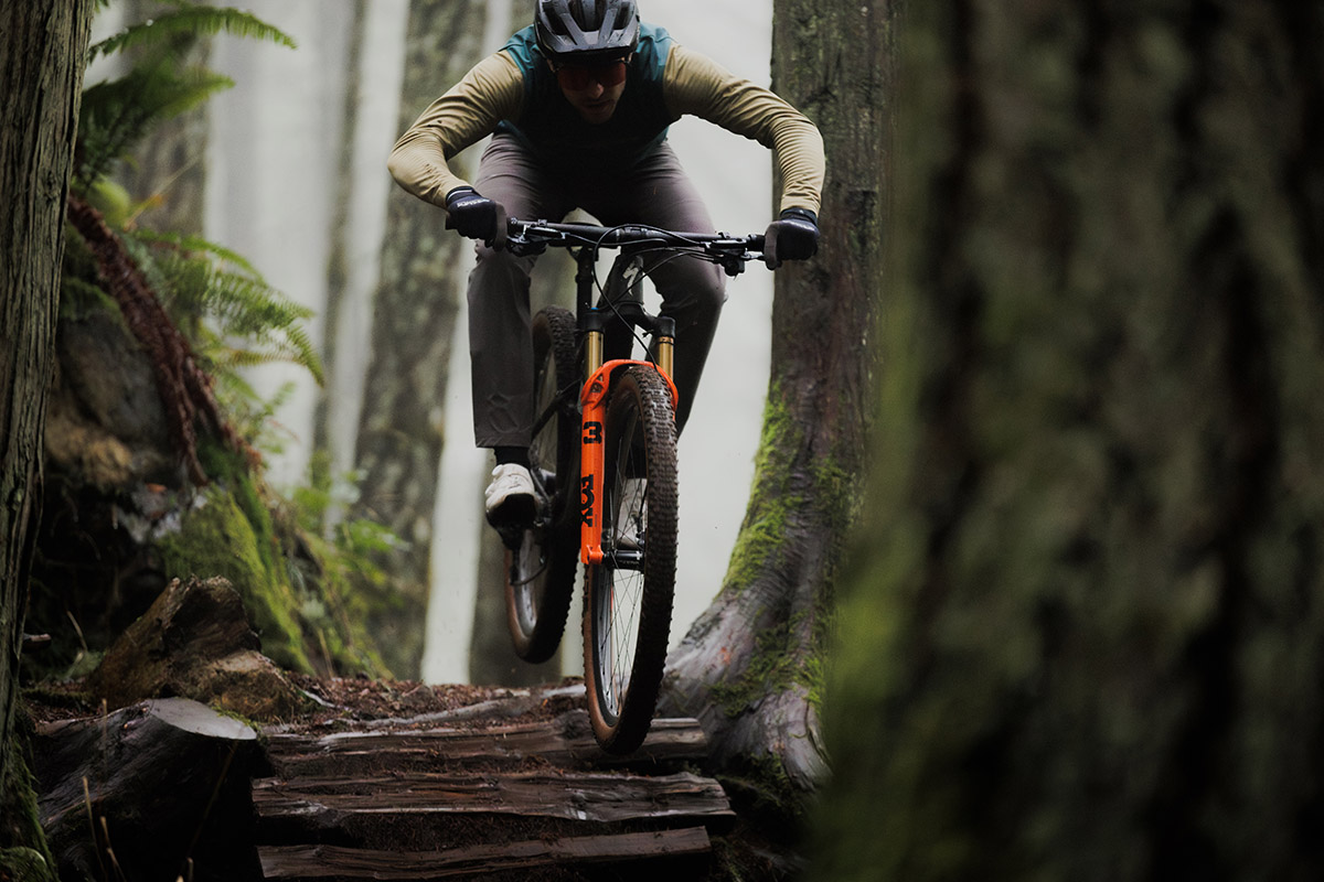 Nueva gama Race Face Era SL: máximo rendimiento en carbono con un manillar invertible y las bielas de XC más ligeras del mercado