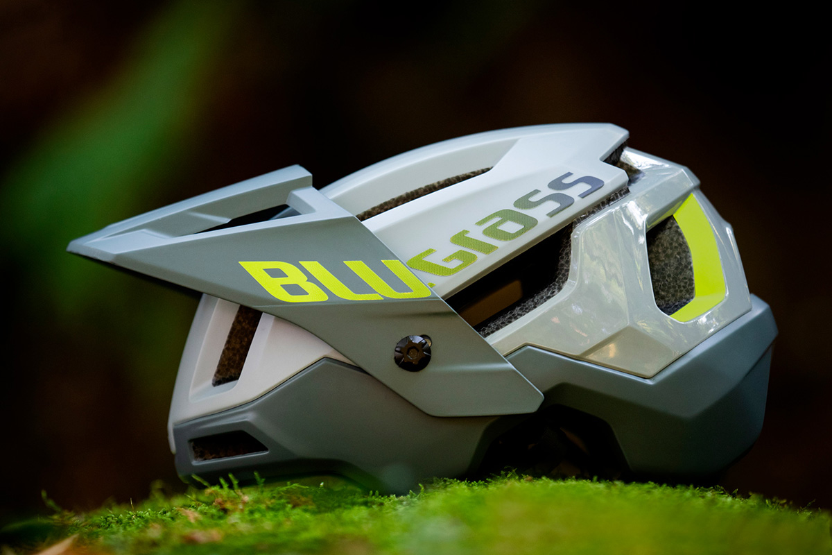 Nuevo casco Bluegrass Rogue Core Mips