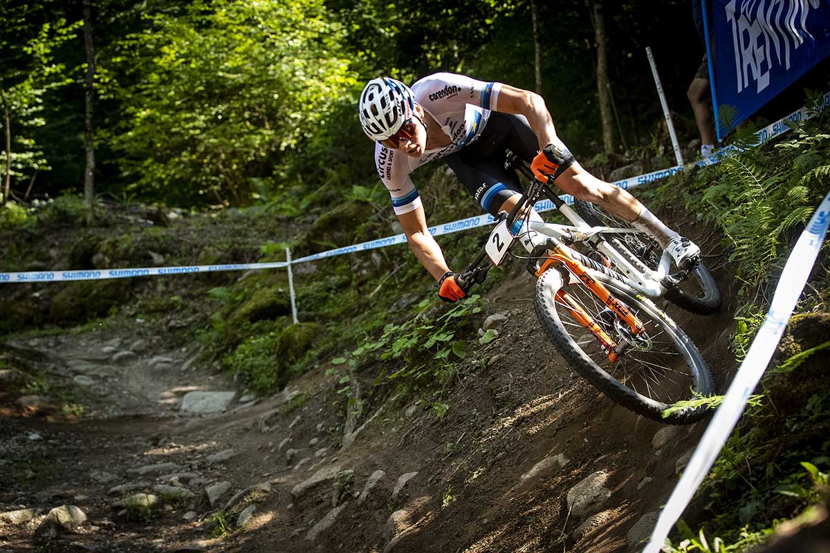 Mathieu van der Poel en acción con la Canyon Lux