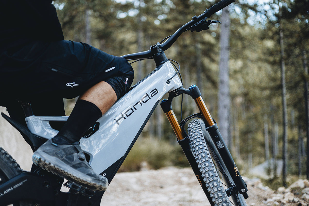 ¿Vuelve Honda a las bicis? En Sea Otter vimos el proto Honda e-MTB Prototype para 2027