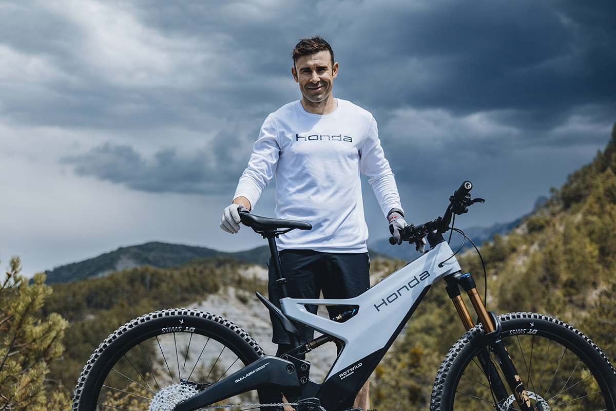 ¿Vuelve Honda a las bicis? En Sea Otter vimos el proto Honda e-MTB Prototype para 2027