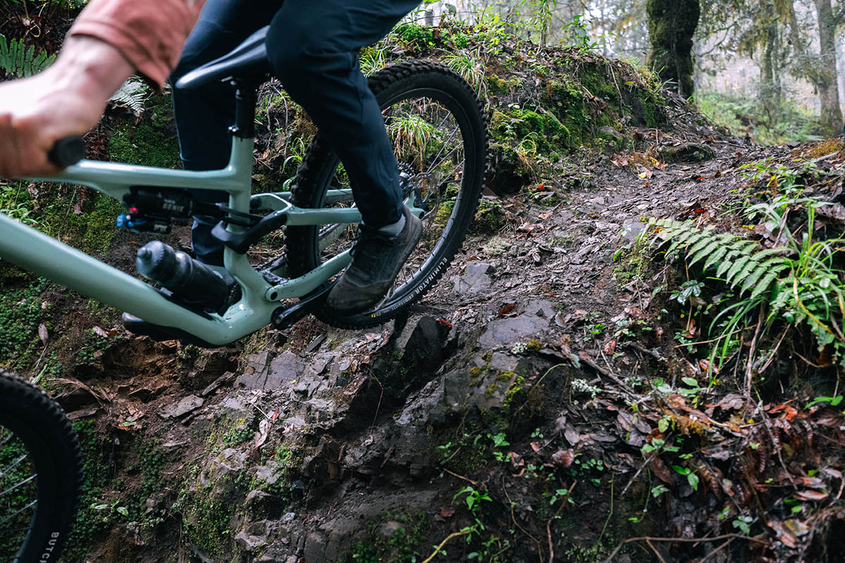 Nuevo casco Specialized Ambush 3 y neumáticos Butcher y Eliminator Grid Gravity Radial
