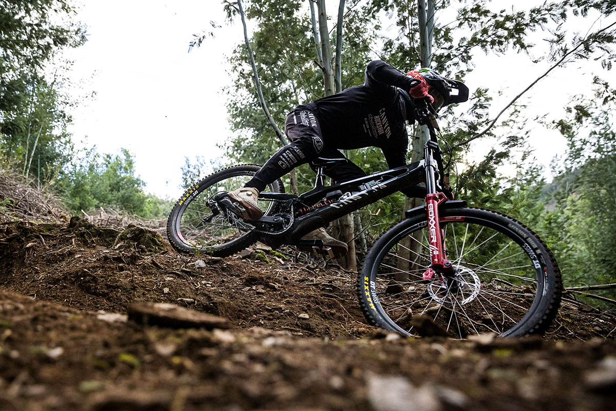 Nueva Canyon Sender CFR: carbono, mullet, sistema High Pivot y 200 mm