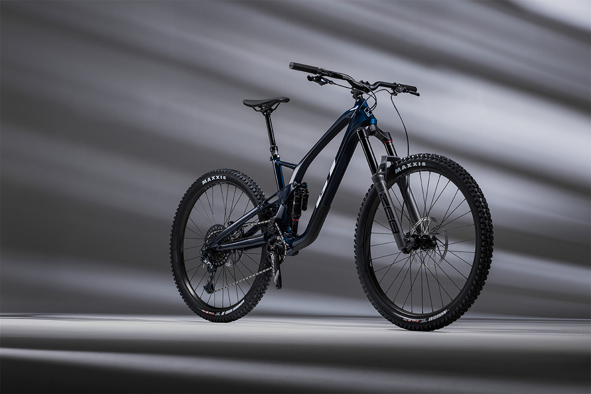 Descubre la nueva bicicleta GT Force Carbon 2022 de DH