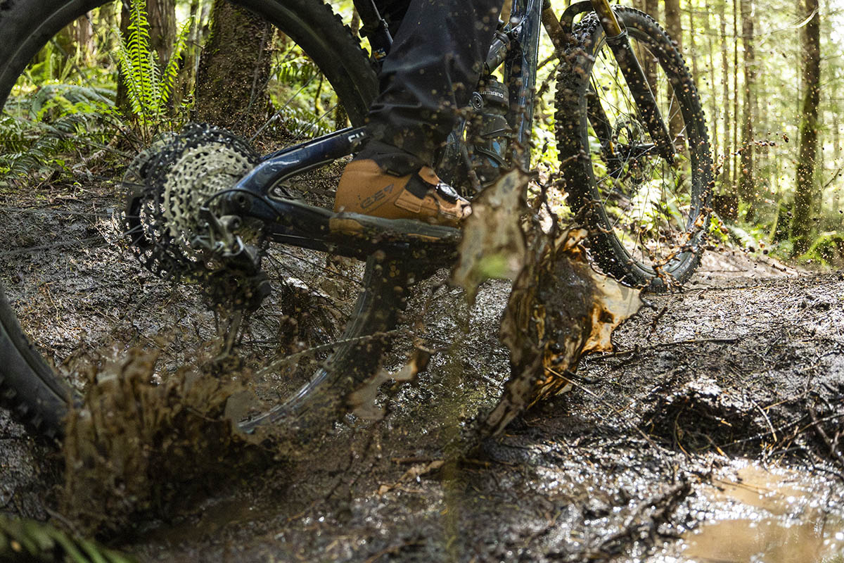 ¡Muchas novedades en XC y “gravity”! Shimano renueva sus zapatillas de MTB