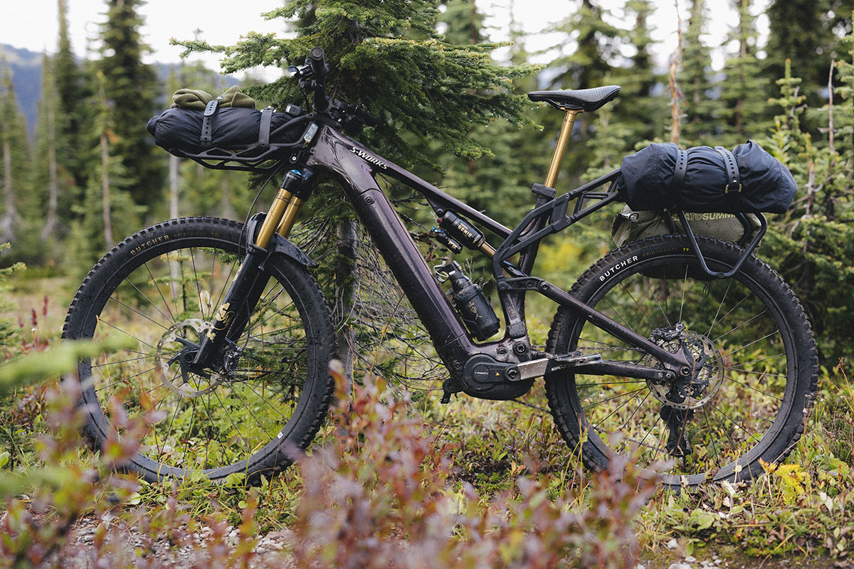 Una Levo 4 para bikepacking y commuting. Nueva S-Works Levo X y “racks” delantero y trasero