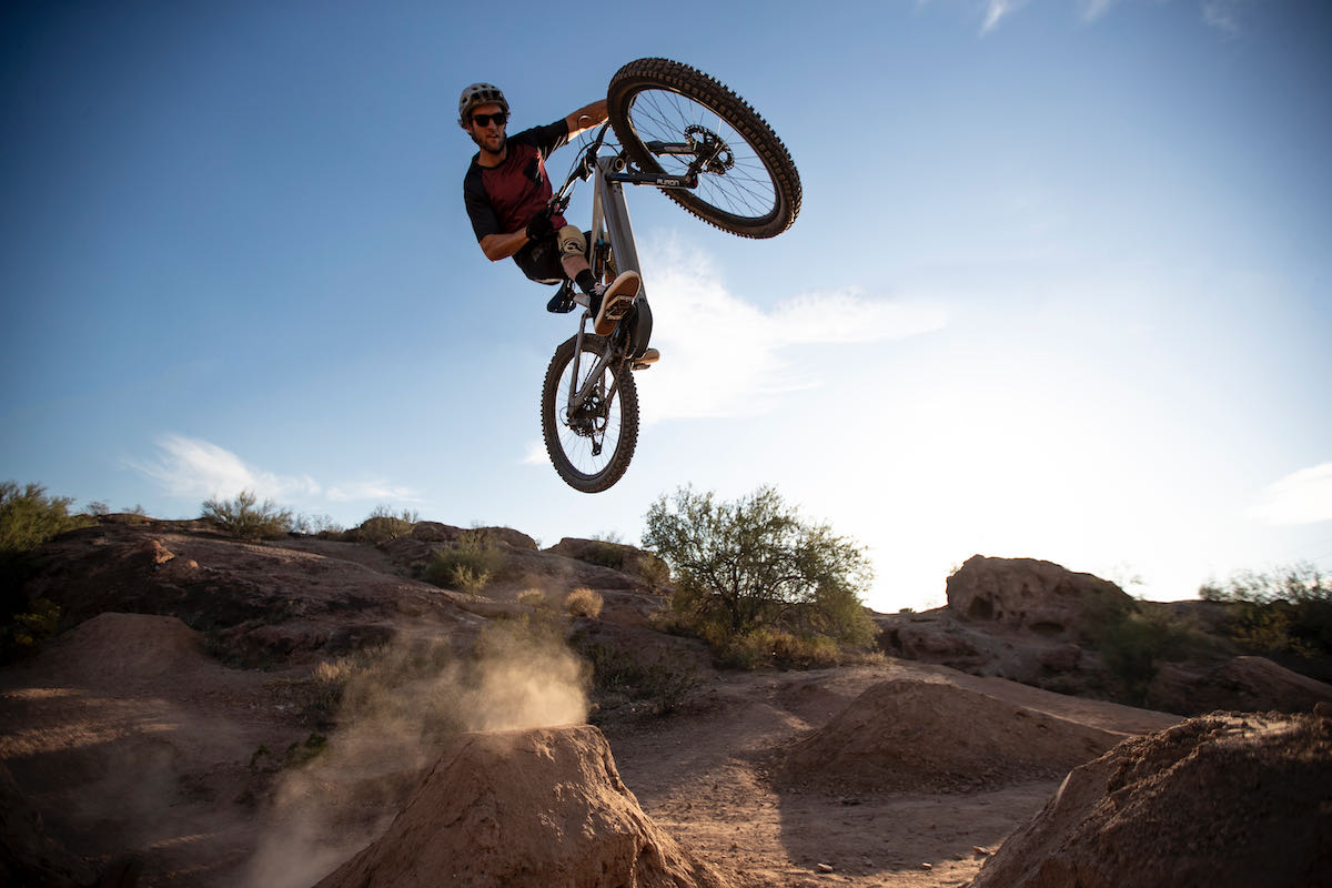 Paul Basagoitia se une al Canyon CLLCTV