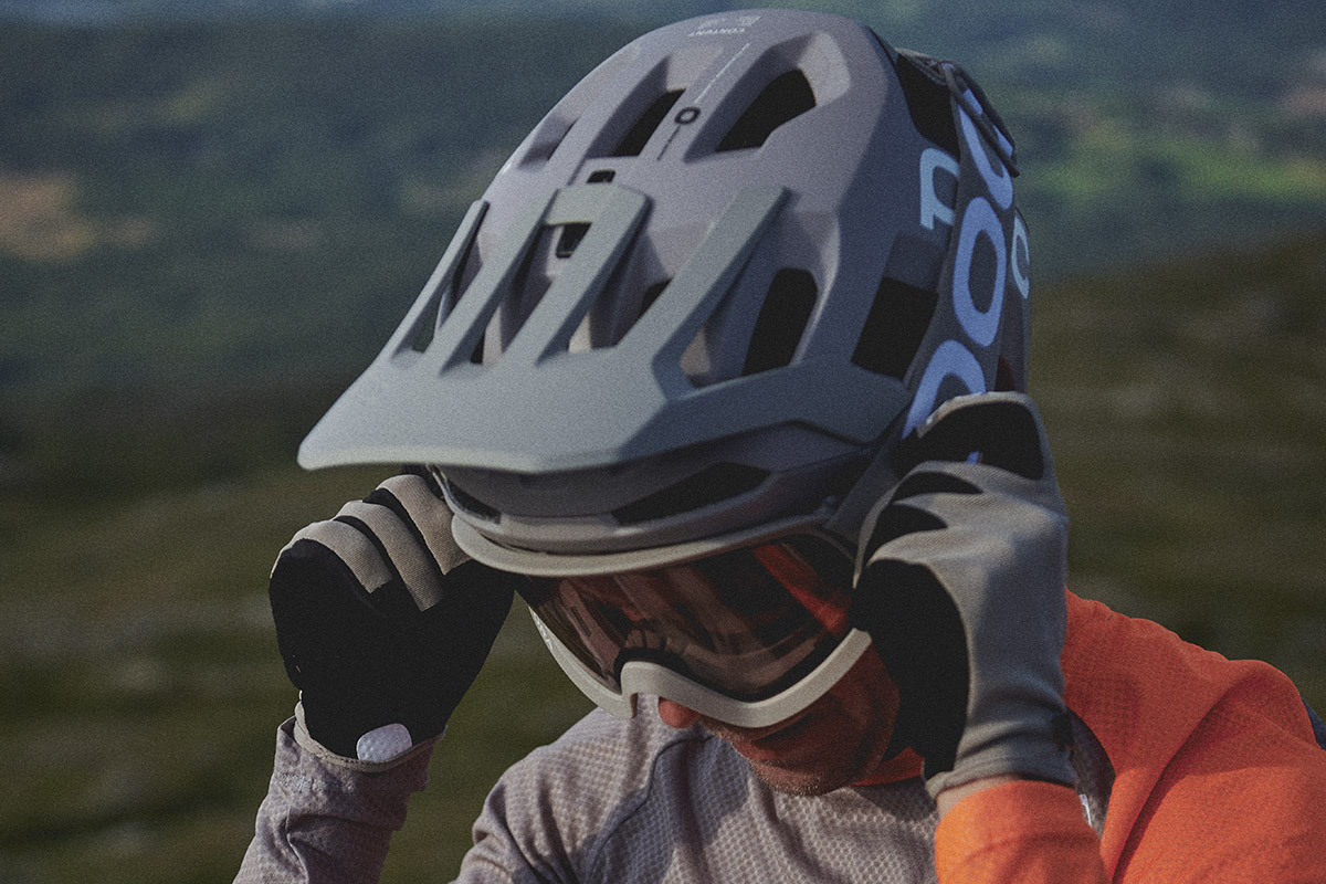 El nuevo casco POC Kortal Race Mips es compatible con máscaras