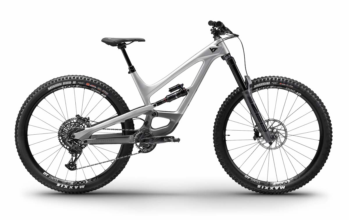 YT Capra Blaze 29" lateral