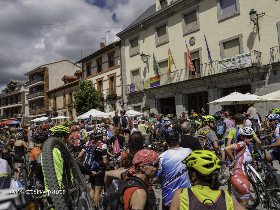 Los ciclistas de montaña se manifestaron en Cercedilla en contra de la nueva regulación del Parque Nacional de la Sierra del Guadarrama