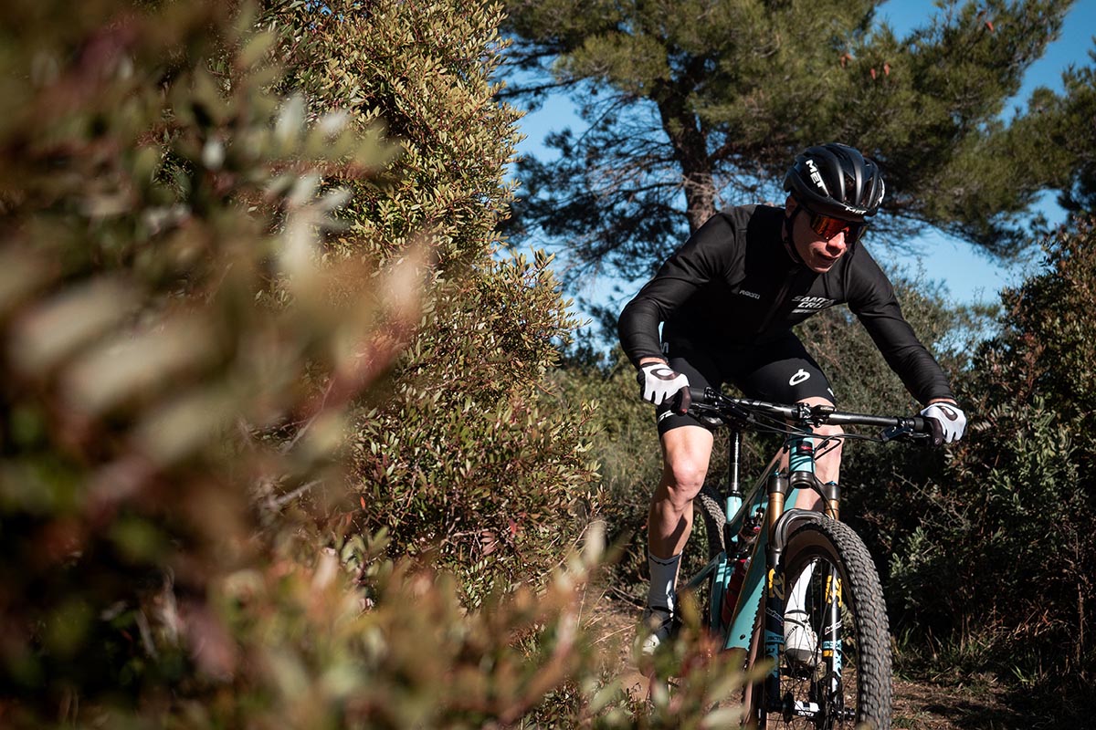 Maxime Marotte corre con los cascos de MET