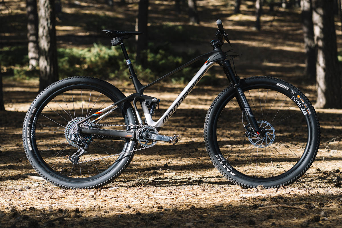 Probamos la Mondraker F-Podium Carbon DC RR, algo más que una máquina de XC