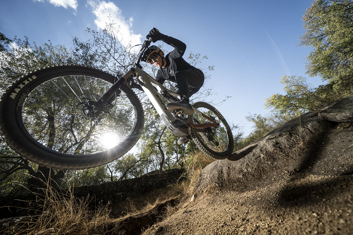 Rutás más largas y poderosas entre el trail y el enduro con la BH iLynx+ NX Trail 8.8