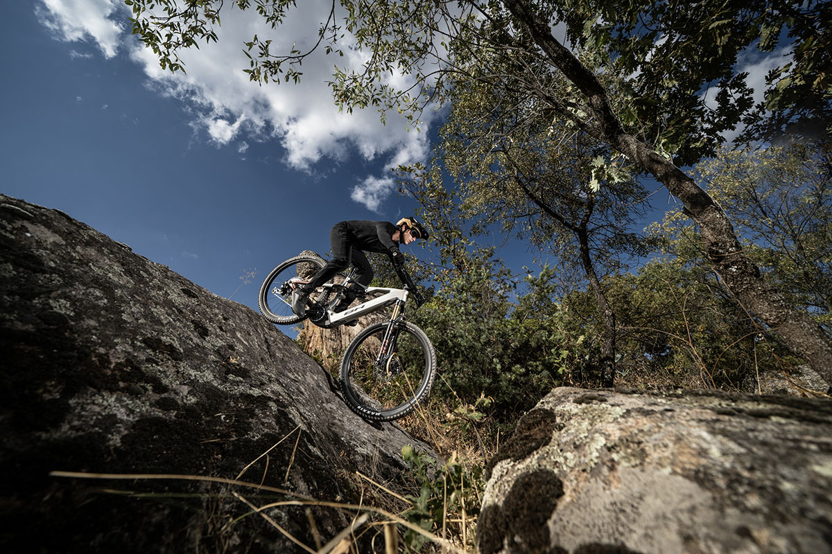 Rutás más largas y poderosas entre el trail y el enduro con la BH iLynx+ NX Trail 8.8