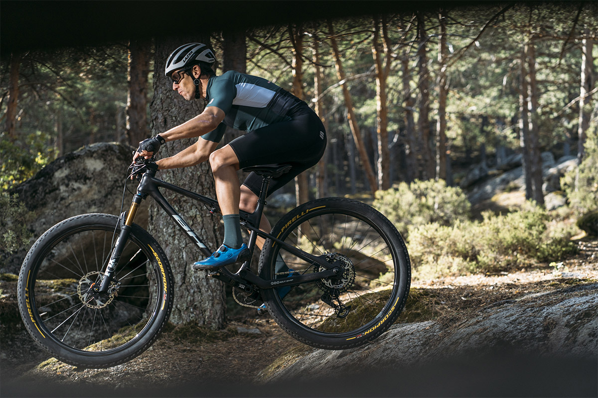 Primeras Pedaladas: Nueva BH Lynx SLS: una doble de XC con 80 mm detrás y menos de 10 kg