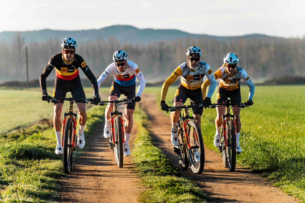 ¿Por qué una doble de 29" y 120/120 mm sigue siendo la bici ideal para la Cape Epic?