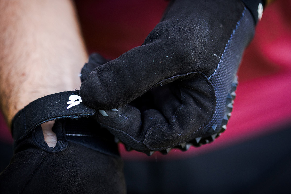 Probamos los guantes Bluegrass Prizma 3D: transpirables, pero con extra de protección