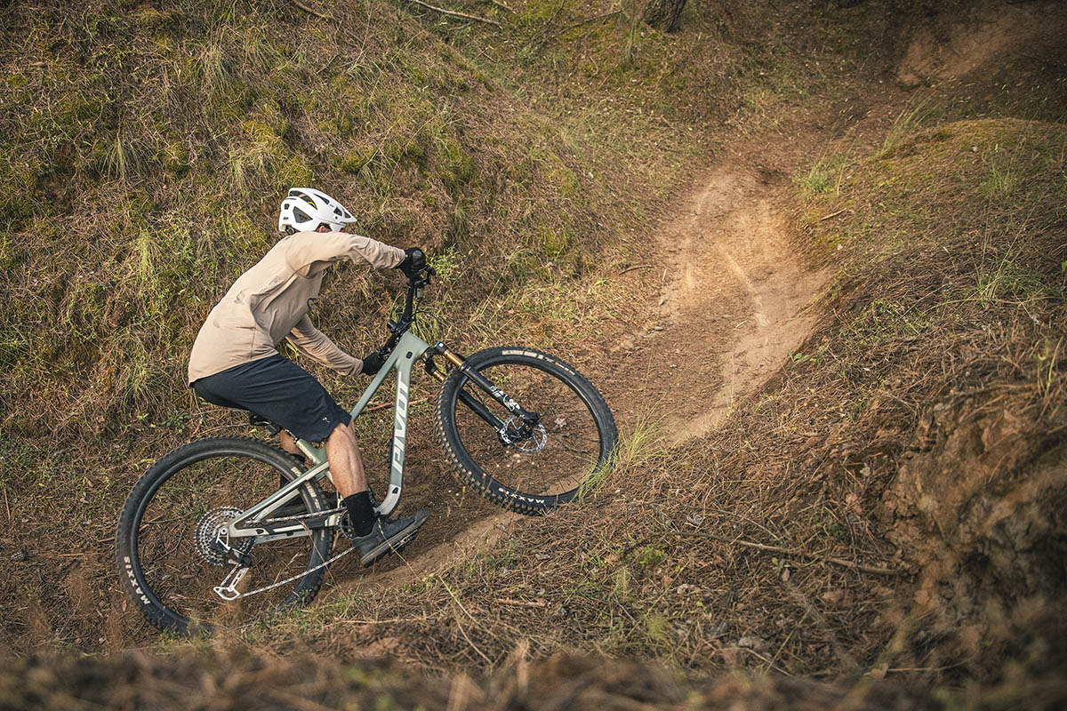Mejora tu paso por curva en 3 pasos: técnica y consejos para fluir mejor