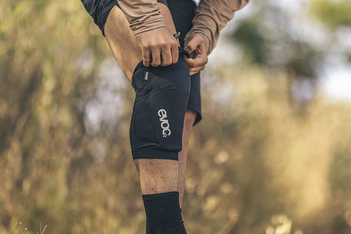 Rodilleras y coderas Evoc LS Flex Lite y Flex Enduro: flexibles y con un 95% de absorción del impacto