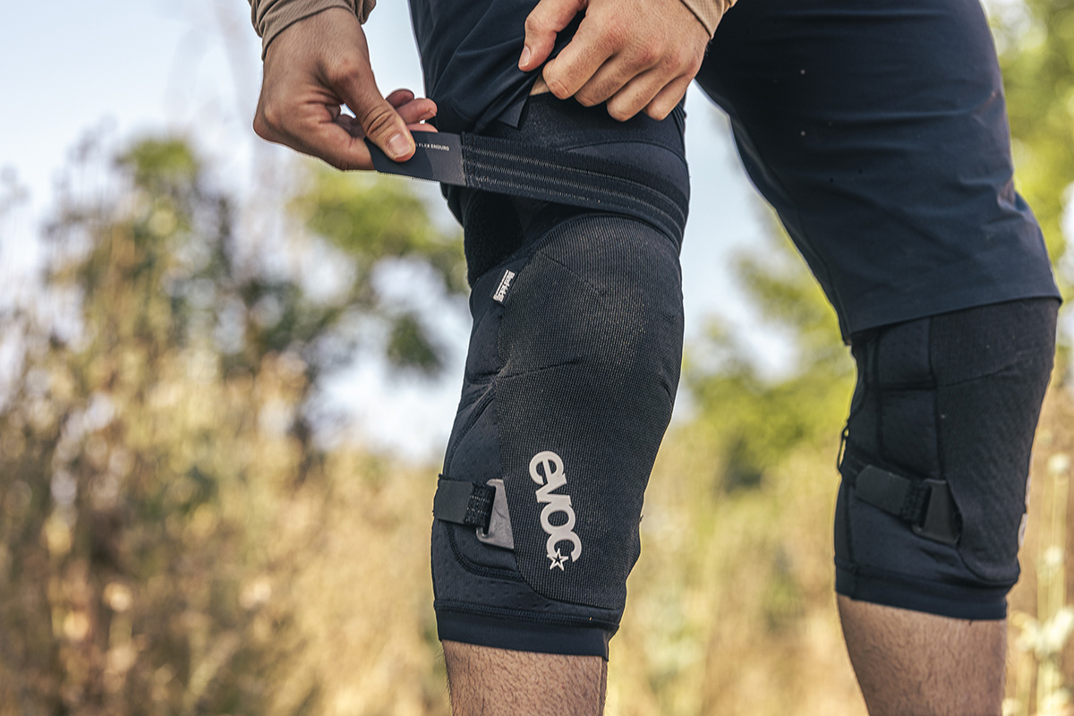 Rodilleras y coderas Evoc LS Flex Lite y Flex Enduro: flexibles y con un 95% de absorción del impacto