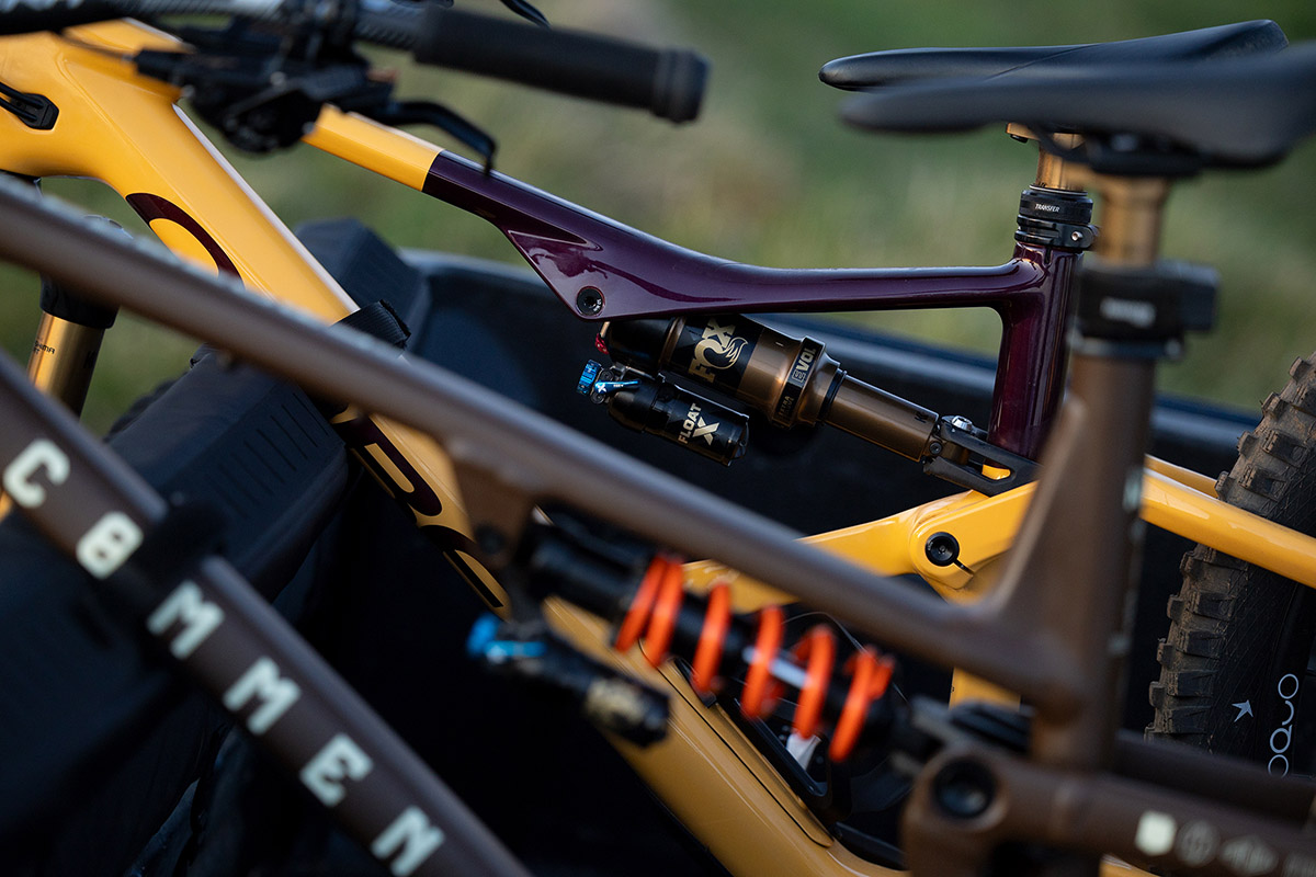 FOX rediseña el interior de sus amortiguadores Float X y DHX para trail y all mountain