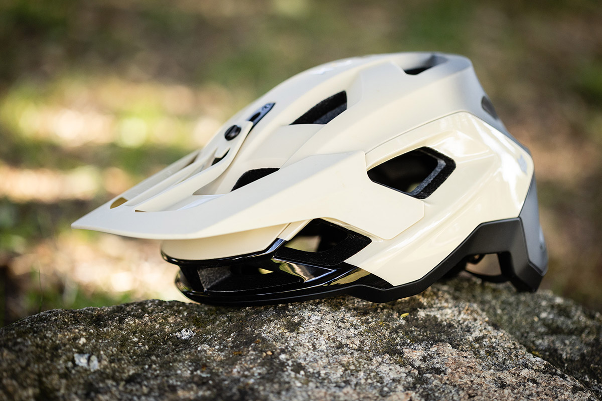 Máxima protección, mejor ajuste y más ligero; probamos el casco Fox Speedframe Pro Mips