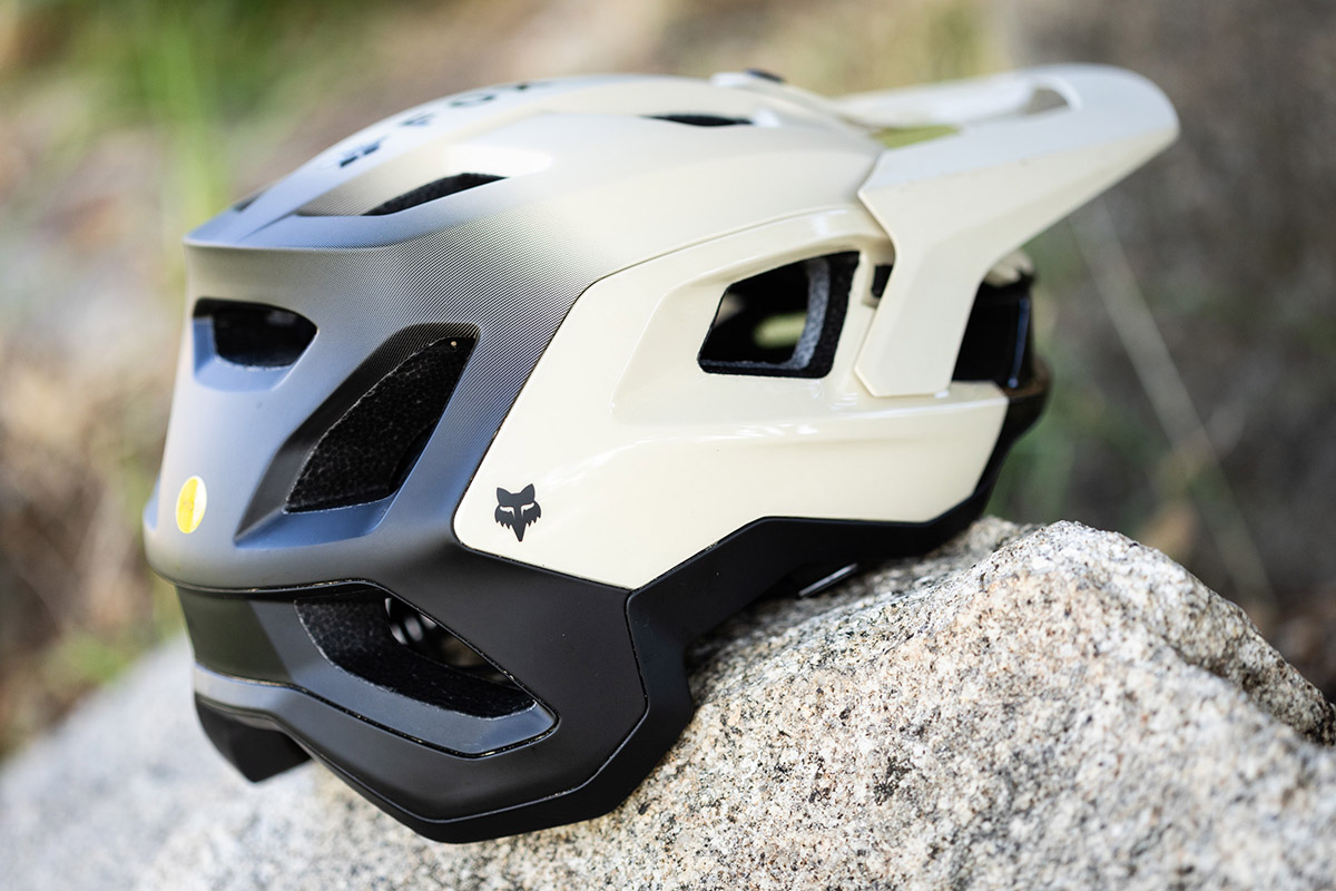 Máxima protección, mejor ajuste y más ligero; probamos el casco Fox Speedframe Pro Mips