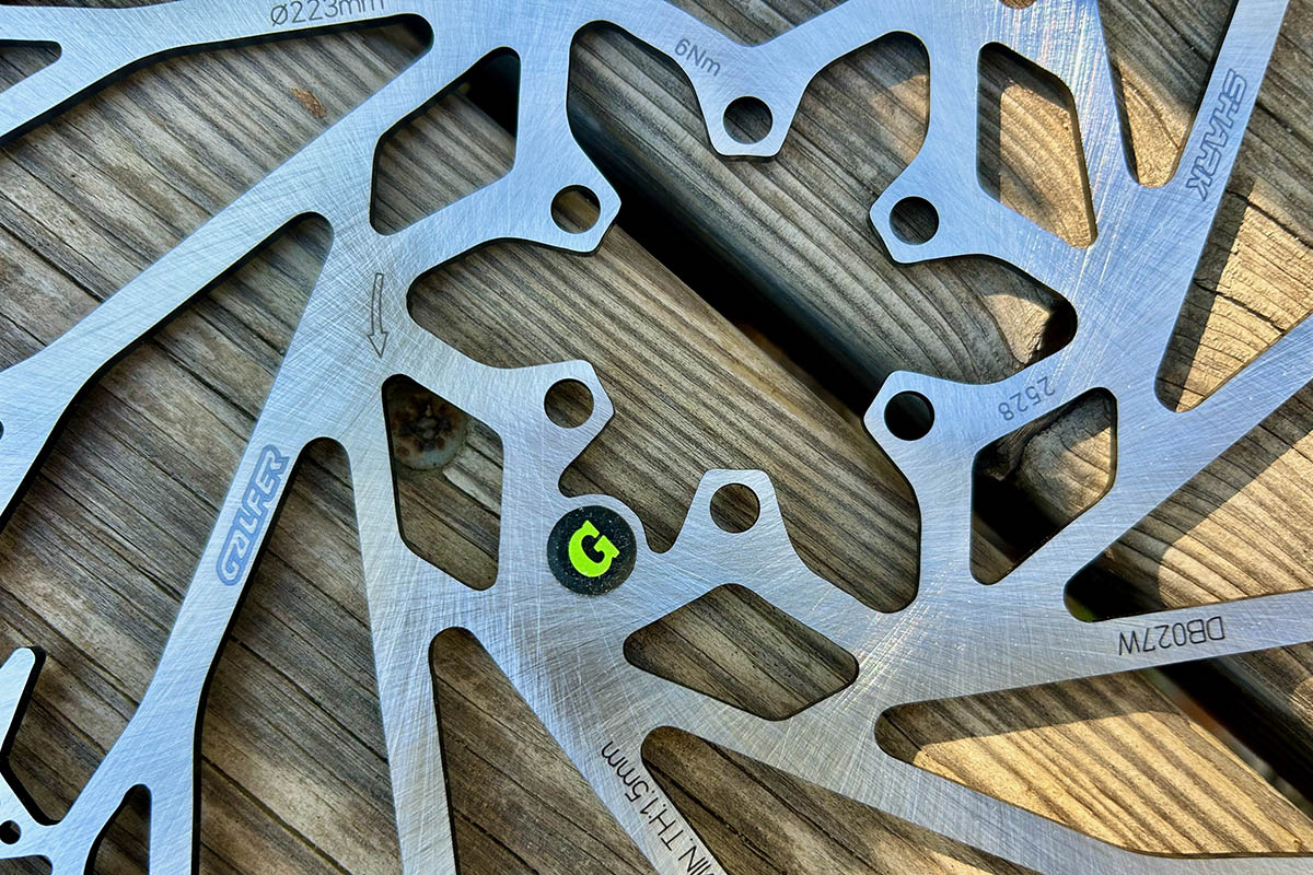 Las ventajas de combinar las pastillas Pro (las verdes) y los discos Shark de Galfer