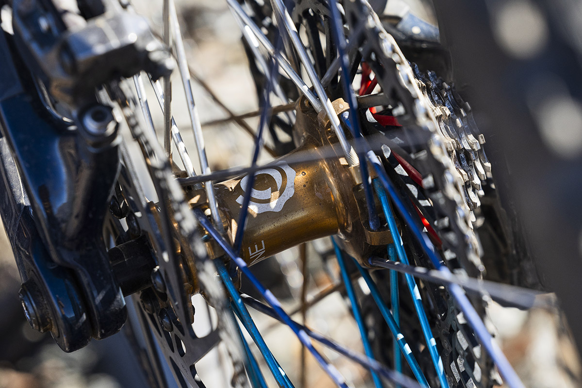 870 puntos de engranaje y sólo 0,41º de ángulo. Probamos el buje Industry Nine Hydra 2