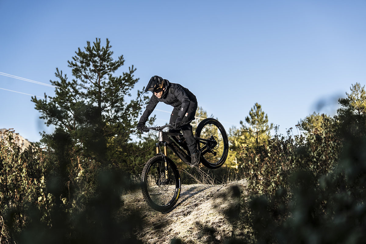 Una e-bike para muchos y para recorrer mucho. Probamos la MMR Quercus 00