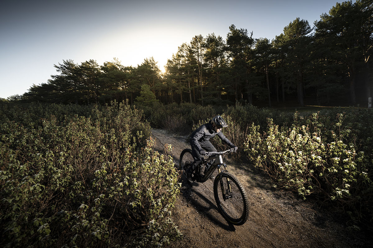 Una e-bike para muchos y para recorrer mucho. Probamos la MMR Quercus 00