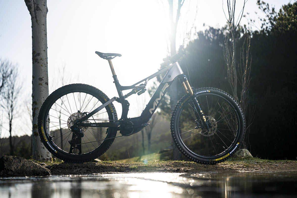 Una e-bike para muchos y para recorrer mucho. Probamos la MMR Quercus 00