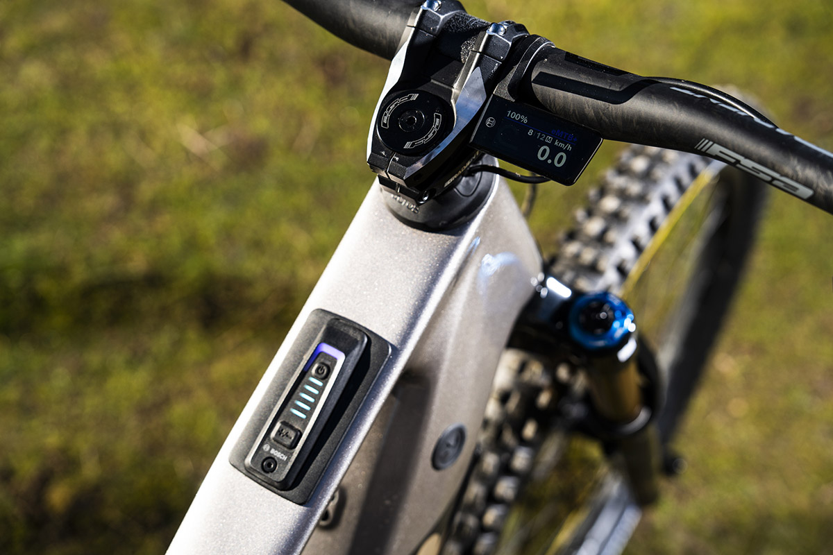 Una e-bike para muchos y para recorrer mucho. Probamos la MMR Quercus 00