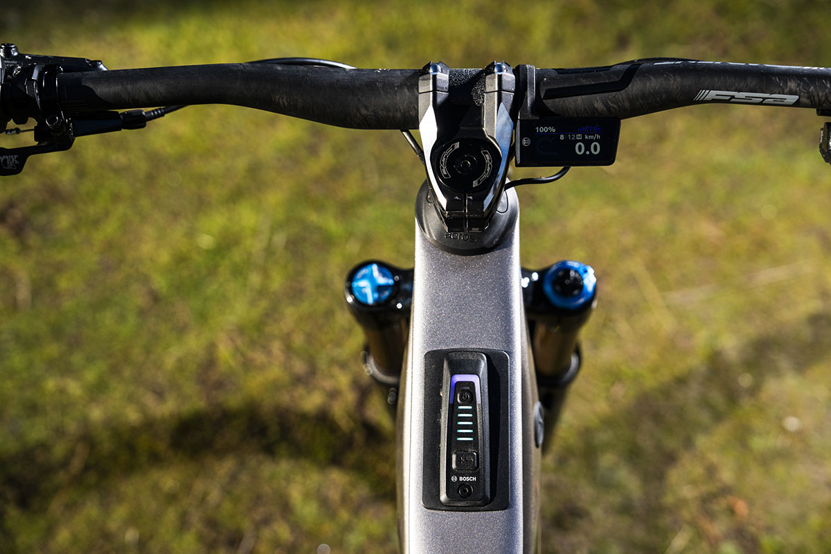 Manillar FSA Gradient Carbon con potencia FSA Gradient de aluminio