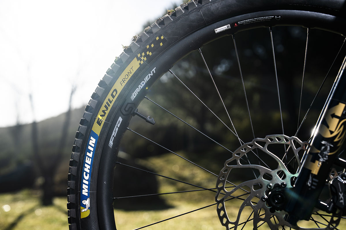 Ruedas FSA Gradient I30 Carbon MS con neumáticos Michelin E-Wild Racing Line