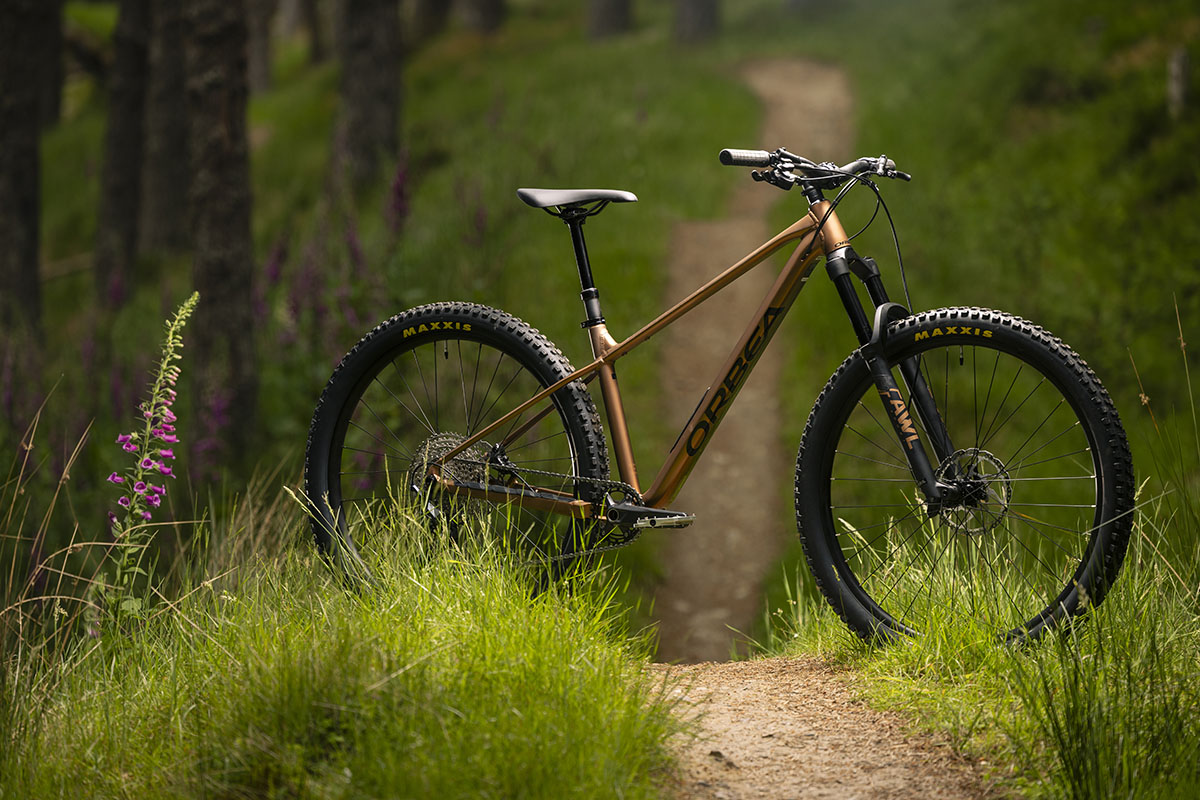3 colores nuevos más minimalistas, descubre las novedades de la Orbea Laufey 3 colores nuevos más minimalistas, descubre las novedades de la Orbea Laufey