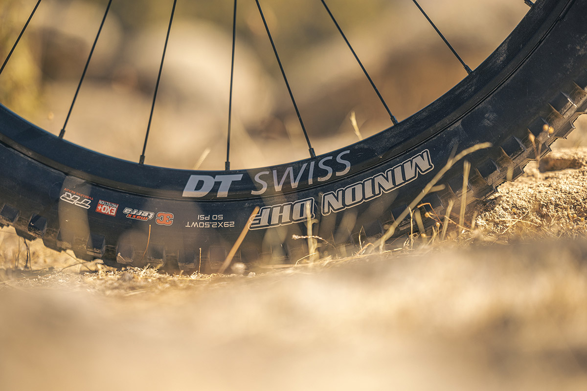 DT Swiss XM 1700 Spline en la Pivot Shuttle SL AM Pro