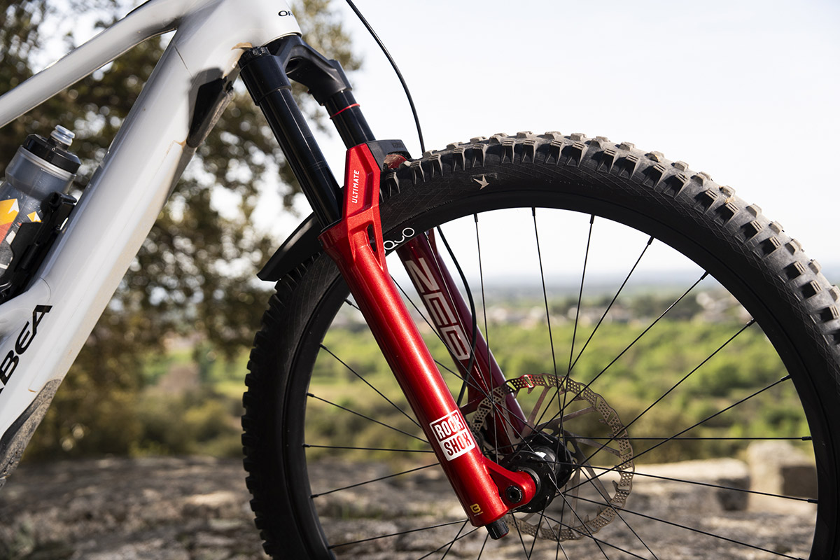 Probamos la horquilla RockShox ZEB Ultimate: precisión y sensibilidad máxima