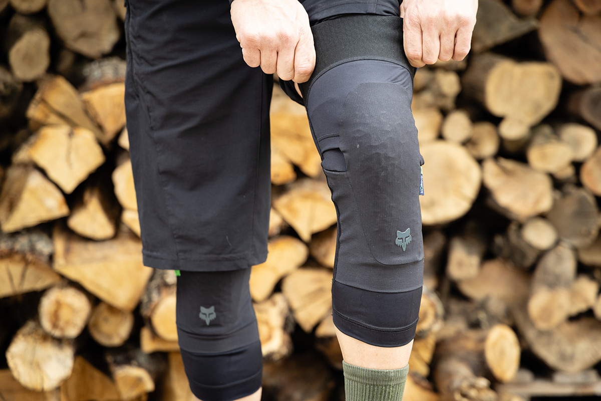 Máxima movilidad y la protección de Koroyd para tus rodillas; probamos las rodilleras Fox Enduro Pro